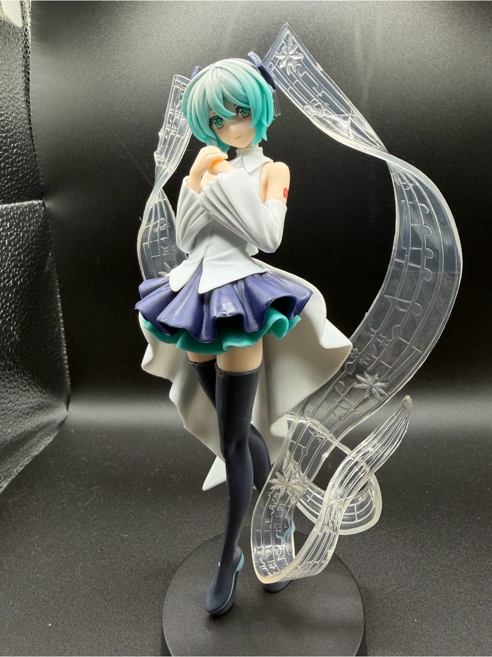 miku figurine - Picture 3 of 9